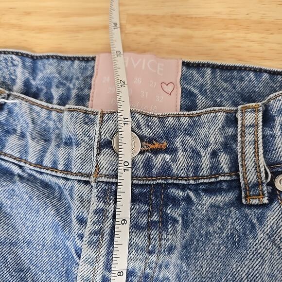 Revice Straight Leg Distressed Denim Jeans Size 28 Light Wash Button Fly Cotton - Picture 6 of 8